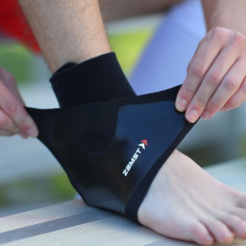 Ortéza na kotník Zamst FILMISTA Ankle Right černá 470204