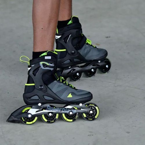 Pánské kolečkové kartáče Rollerblade Macroblade 80 black 07100600 1A1