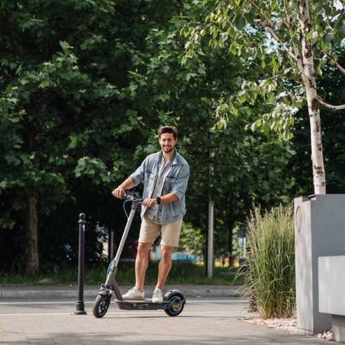 Motus Scooty 10 plus 2022 stříbrný elektrický skútr