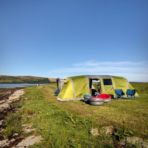 Campingové nafukovací křeslo Vango Inflatable Donut Flocked šedo-červené CHQDONUT N33TI8