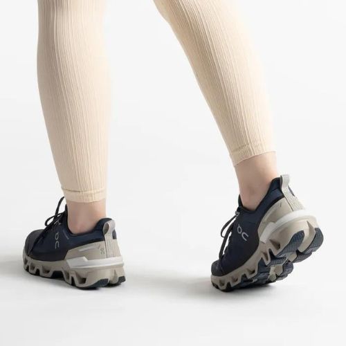 Dámské trekové boty ON Cloudwander Waterproof navy blue 7398572