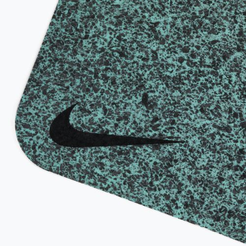 Podložka na jógu Nike Flow 4 mm zelená N1002410-371