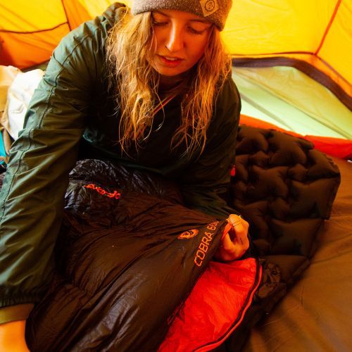 Nafukovací karimatka Vango Aotrom antracitová