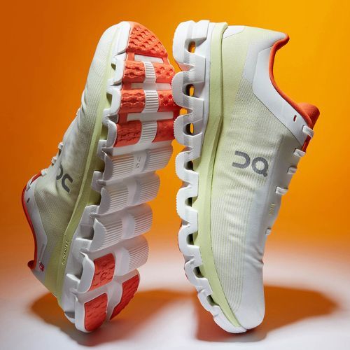 Pánská běžecká obuv On Cloudflow 4 white/hay