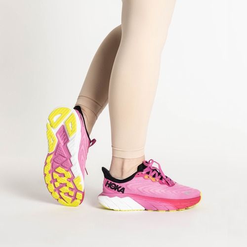 Dámské běžecké boty HOKA Arahi 6 strawberry/black