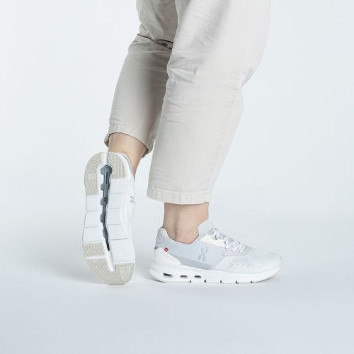 Dámské boty On Cloudrift undyed-white/frost