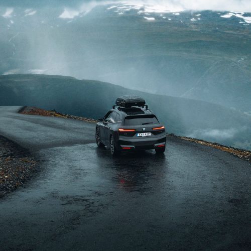 Černý lesklý střešní box Thule Motion 3 L