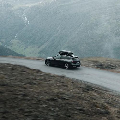 Černý lesklý střešní box Thule Motion 3 M