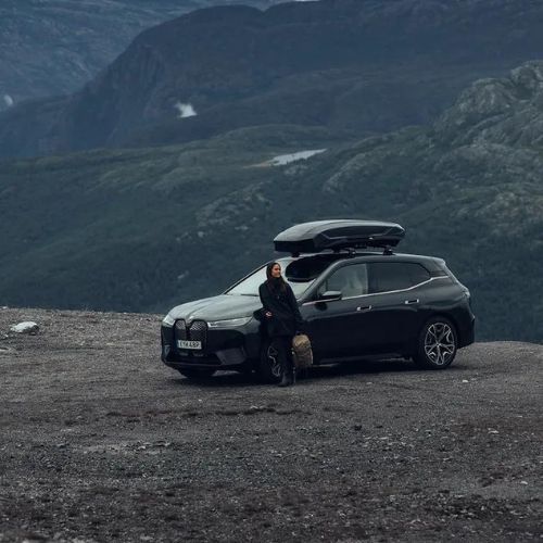 Černý lesklý střešní box Thule Motion 3 M