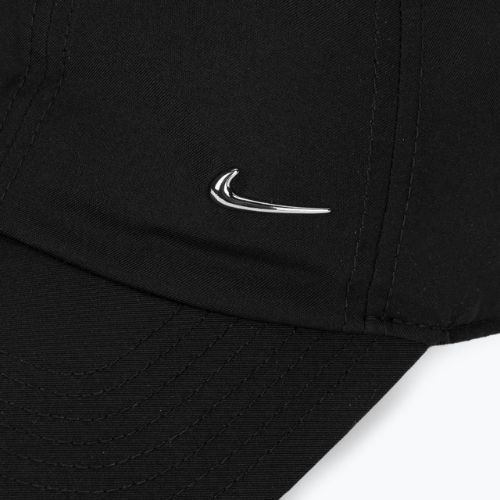 Kšiltovka Nike Dri-Fit Club Unstructured Metal Swoosh černá/metalická stříbrná