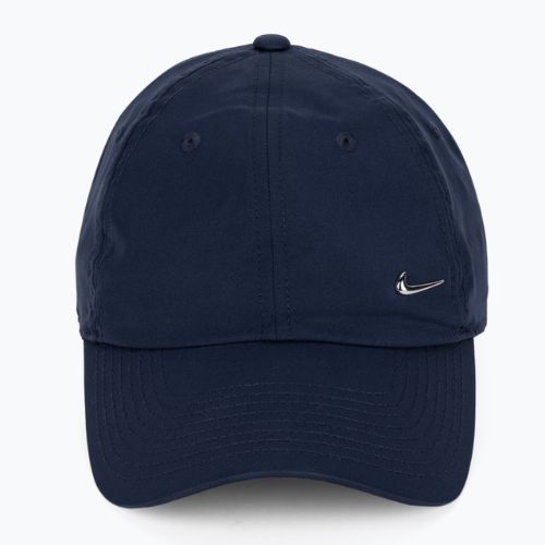 Kšiltovka Nike Dri-Fit Club Unstructured Metal Swoosh midnight navy/metallic silver