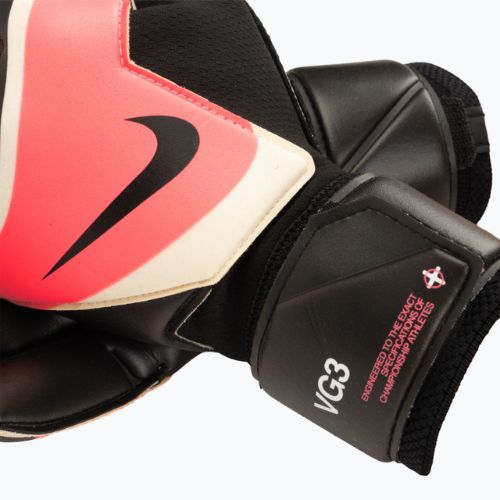 Brankářské rukavice Nike Vapor Grip 3 black/sunset pulse