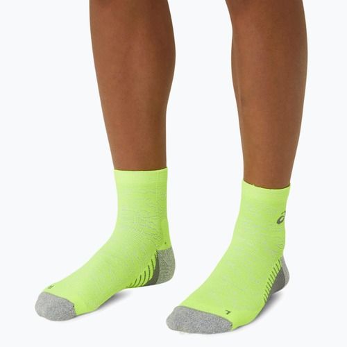 Běžecké ponožky ASICS Performance Run Quarter safety yellow