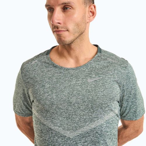 Pánské běžecké tričko Nike Dri-Fit Rise 365 vintage green/heather