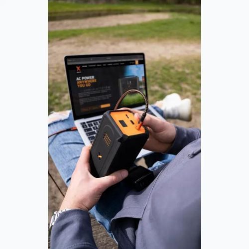 Powerbanka Xtorm Socket 25600 mAh 70W černá/oranžová