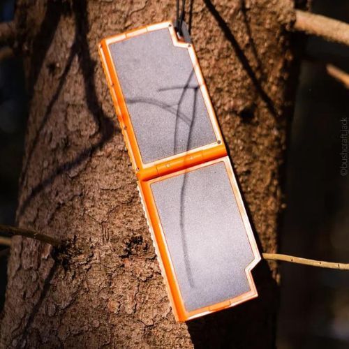 Xtorm Super Charger solární powerbanka 10000 mAh 20W černá