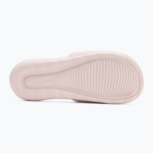 Dámské nazouváky Nike Victori One Slide barely rose/barely rose/metallic silver