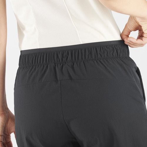 Dámské šortky Salomon Wayfarer Ease deep black
