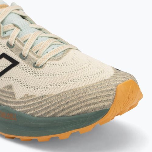Dámské běžecké boty New Balance FuelCell Venym calcium