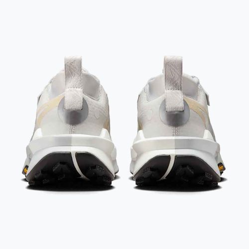 Dámské běžecké boty Nike Zegama 2 vast grey/sanddrift/summit white/black