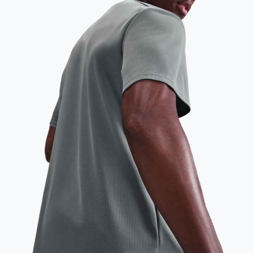 Pánské běžecké tričko Nike Miler Dri-Fit UV smoke grey