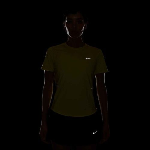 Dámské běžecké tričko Nike Swift Dri-Fit light zitron