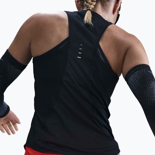 Dámské běžecké tričko Nike Swift Dri-Fit black