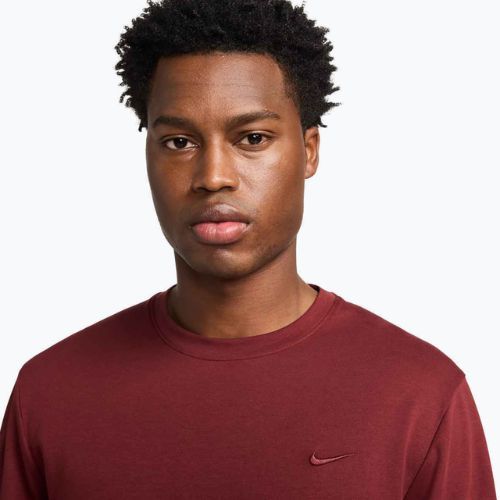 Pánské tričko Longsleeve Nike Primary Dri-Fit Versatile dark team red/dark team red