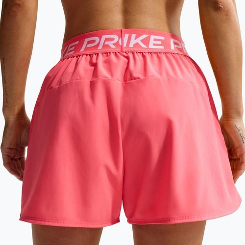 Dámské tréninkové šortky Nike Pro Dri-Fit Mid-Rise Brief-Lined 3" sea coral/white