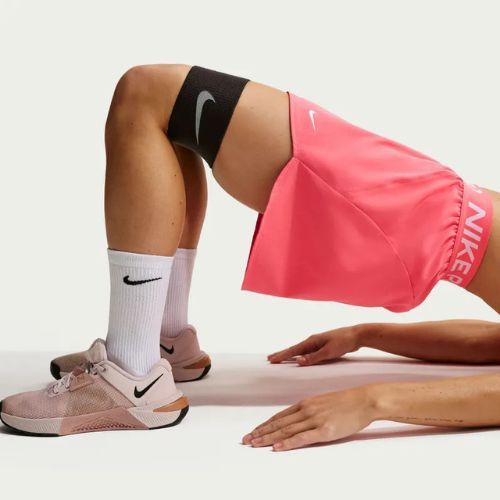 Dámské tréninkové šortky Nike Pro Dri-Fit Mid-Rise Brief-Lined 3" sea coral/white