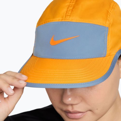 Kšiltovka Nike Dri-Fit Fly sundial/work blue/bright ceramic