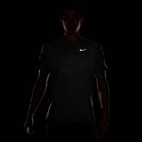 Pánské běžecké tričko Nike Stride ADV light violet ore