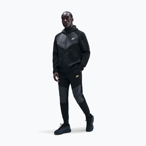 Pánské tepláky Nike Tech Joggers black/dark smoke grey/metallic gold