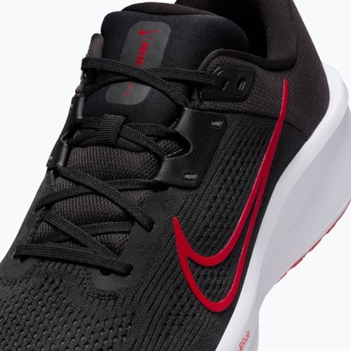 Pánské běžecké boty Nike Quest 6 black/white/dark smoke grey/university red