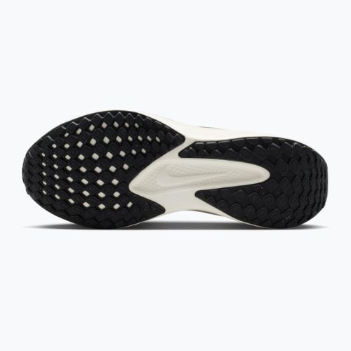 Dámské běžecké boty Nike Quest 6 light khaki/sail/metallic gold/off black