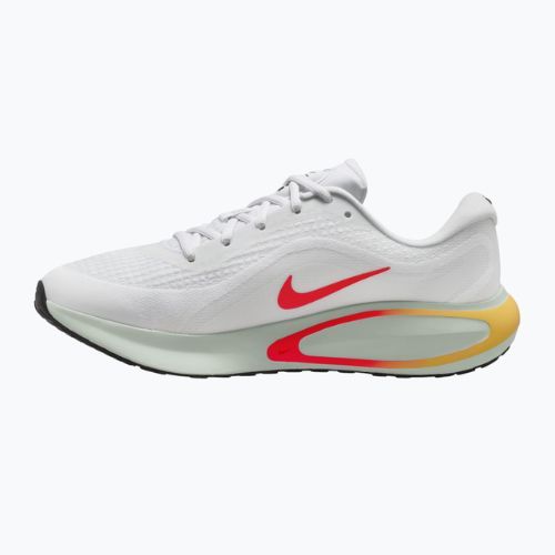 Pánské běžecké boty NikeJourney Run white/spruce aura/bright crimson