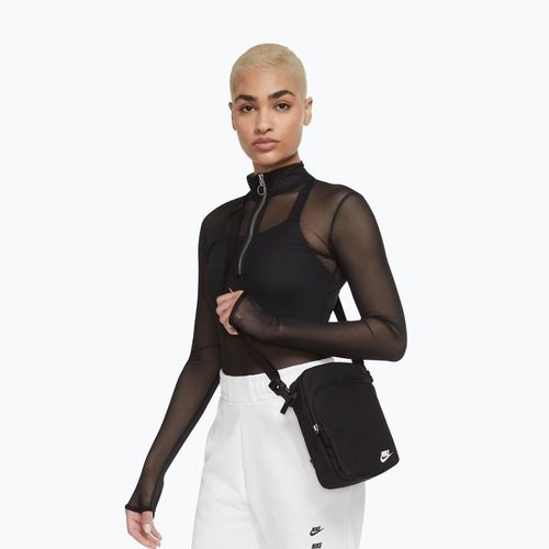 Ledvinka Nike Heritage 4 l black/black/white