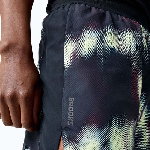 Pánské běžecké šortky Brooks Dash Printed euphoryc black