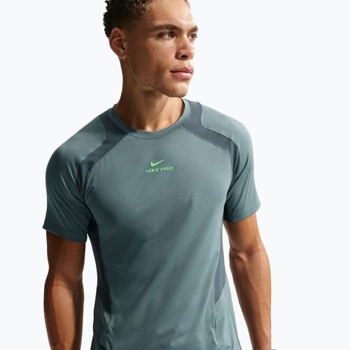 Pánské tréninkové tričko Nike Pro Training Dri-Fit mineral slate/faded spruce/green strike