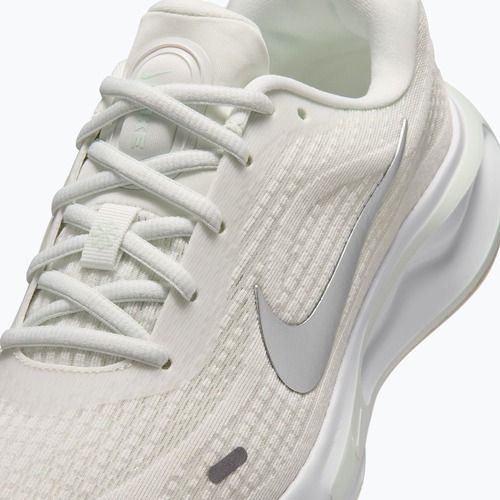Dámské běžecké boty Nike Journey Run summit white/metallic silver