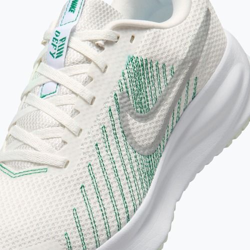 Dámské běžecké boty Nike Run Defy summit white/white/metallic silver