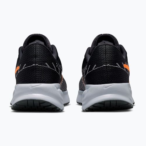 Pánské běžecké boty Nike Run Defy black/wolf grey/total orange