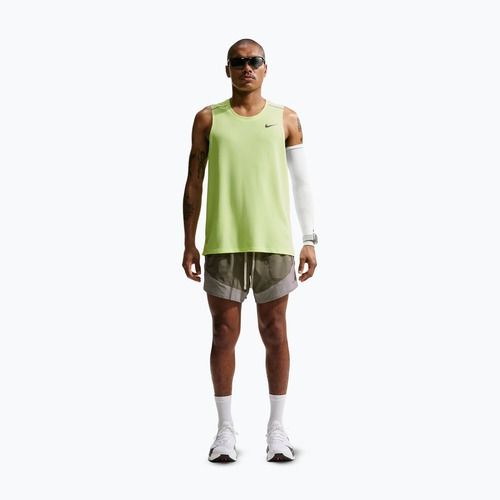 Pánské běžecké šortky Nike Stride Dri-Fit Brief-Lined 5" light army/spruce fog