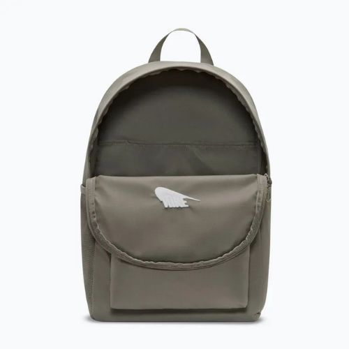 Městský batoh Nike Heritage 23 l light army/white
