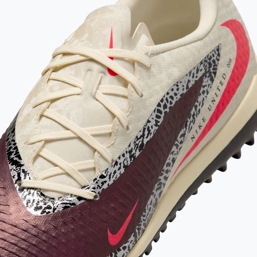 Pánské kopačky Nike United Phantom 6 Low Academy TF burgundy crush/fossil/university red