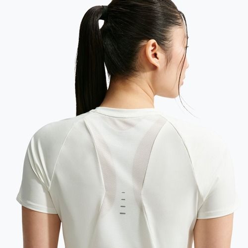 Dámské běžecké tričko Nike Swift Dri-Fit sail