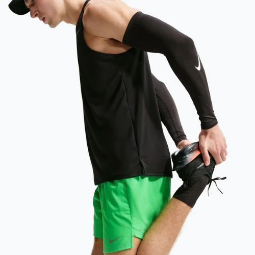 Pánské běžecké šortky Nike Stride Dri-Fit Brief-Lined 7" green spark