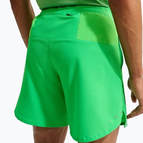 Pánské šortky Nike Stride Dri-Fit s podšívkou 5" zelená jiskra
