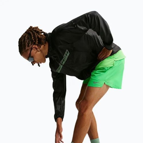 Pánské šortky Nike Stride Dri-Fit Brief-Lined 5" green spark