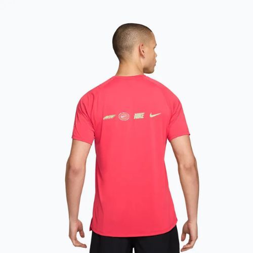 Pánské běžecké tričko Nike Stride fusion red